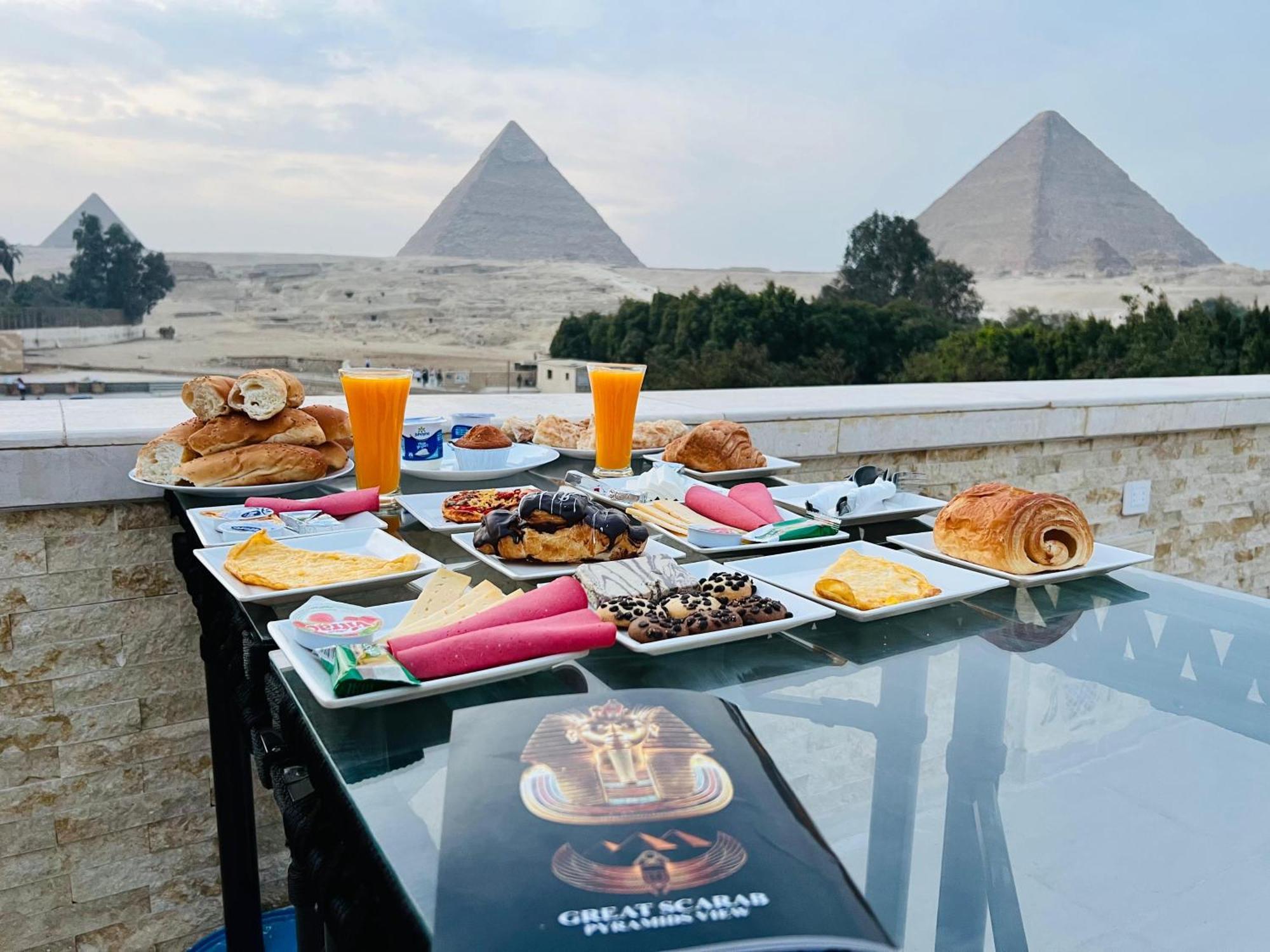 Great Scarab Pyramids View Hotel Kafrat al Jabal Bagian luar foto
