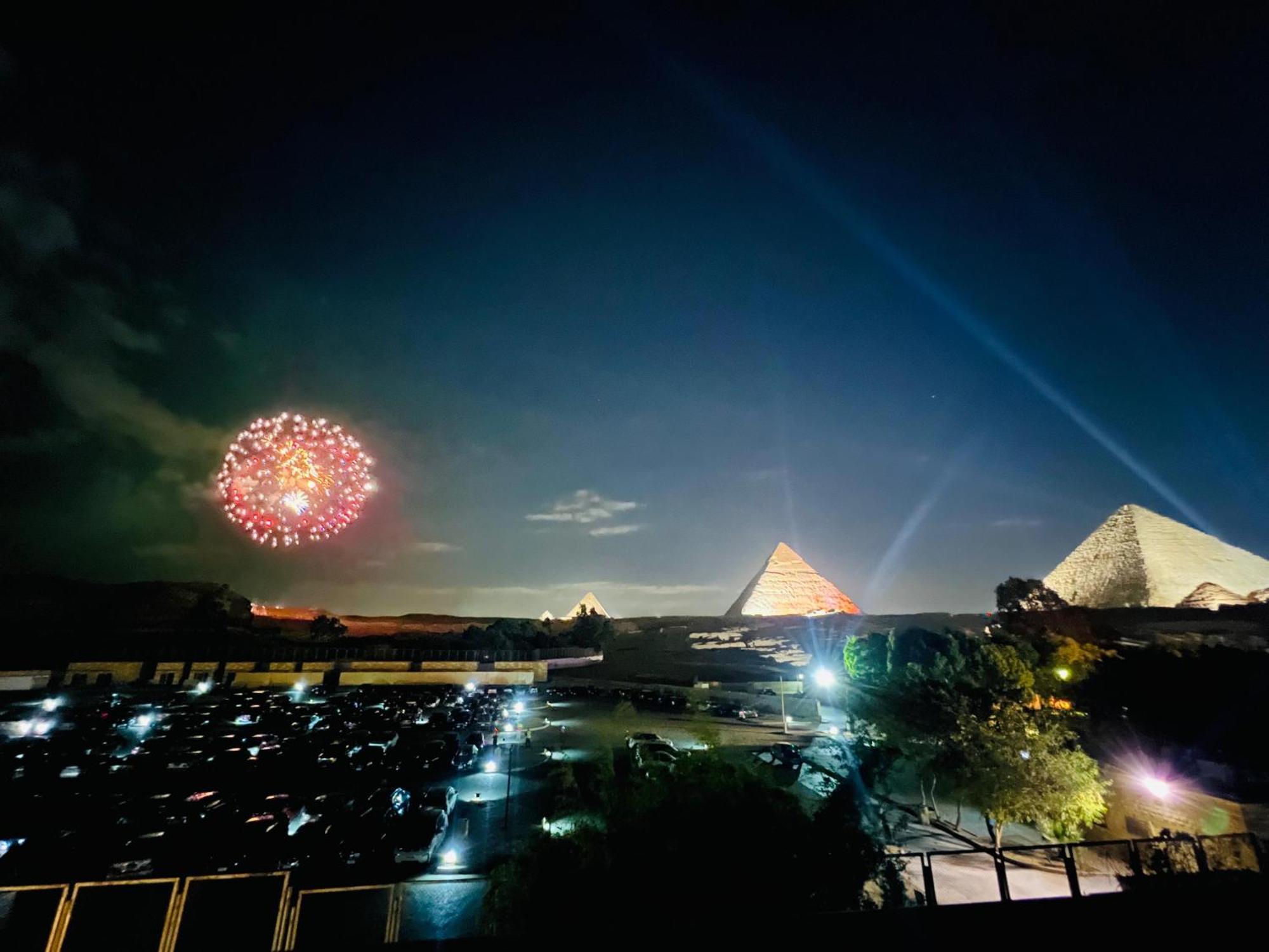 Great Scarab Pyramids View Hotel Kafrat al Jabal Bagian luar foto